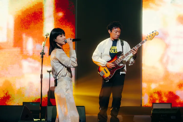 「拍謝少年」與曹雅雯天籟合鳴。海口味有限公司提供
