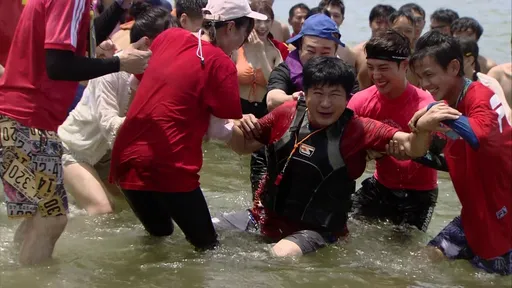 《綜藝大集合》阿翔、籃籃護駕不成 胡瓜慘摔海裡畫面全公開