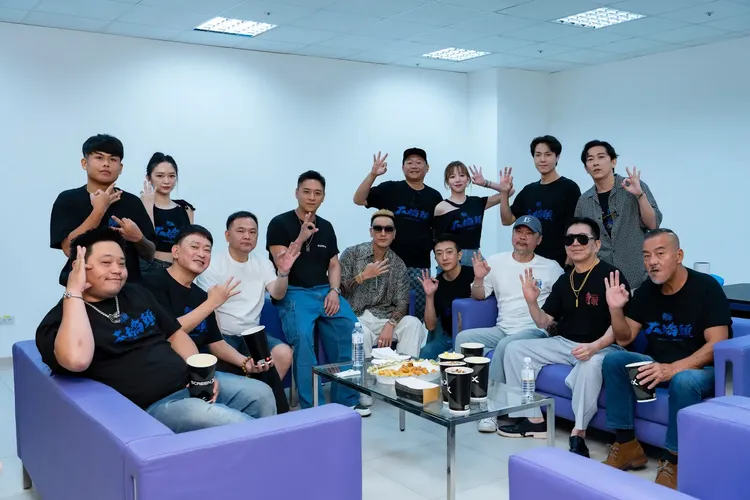 《角頭－大橋頭》劇組三天勤跑戲院與觀眾見面。曼尼娛樂提供