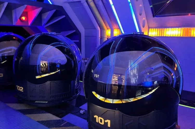 祖父母節「祖孫」線上報名，即可免費玩宇宙探險車。北市府提供