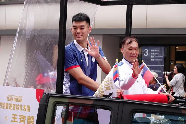 王齊麟今（16日）現身英雄大遊行活動。莊宗達攝