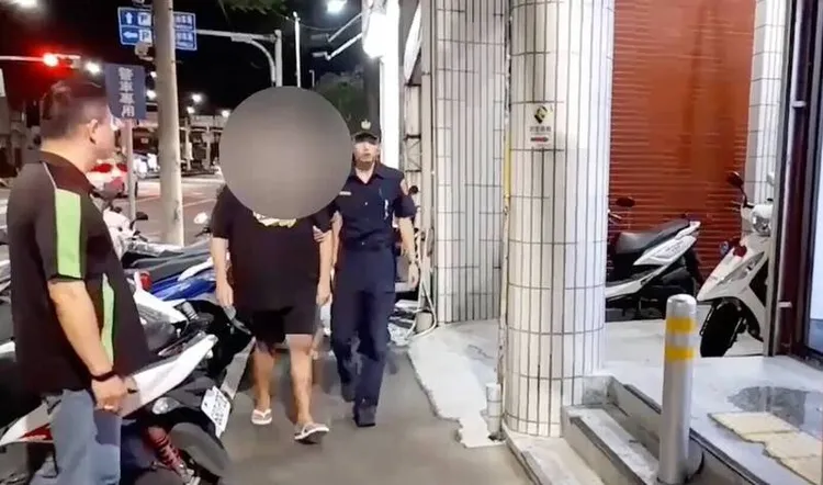 嘉義警方連夜帶回劉男等3人，加上受傷住院2人，尚有蔡男等8人未到案。翻攝照片