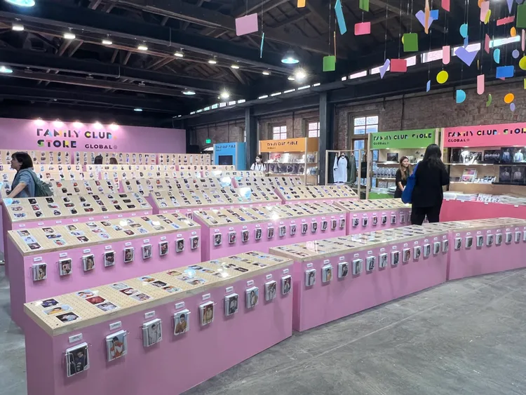 星達拓週邊快閃店8月9日至25日在華山舉行。陳薇安攝