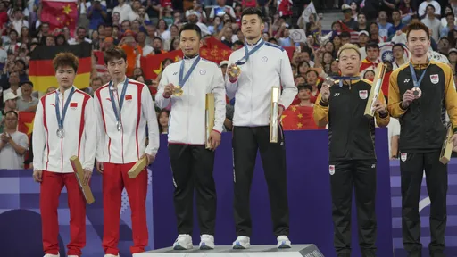 巴黎奧運|「麟洋配」連霸奪金 微博網友自嗨:中國包辦金銀牌