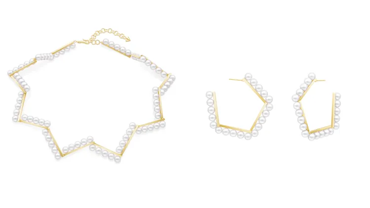 TASAKI balance arm系列頸鍊（左）225萬元、耳環（右）55萬元。品牌提供