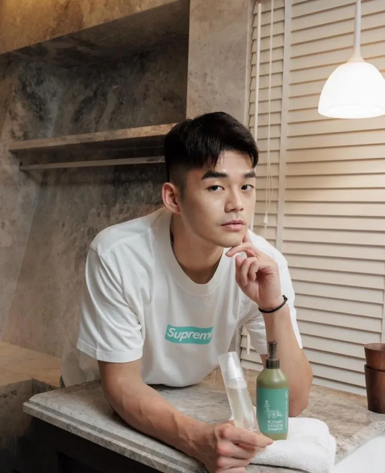 王齊麟私服也愛FRED手鍊。翻攝王齊麟IG