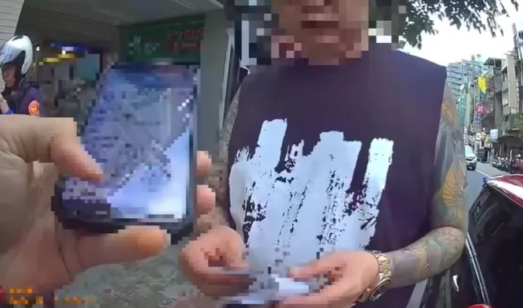 刺青男不斷辯解。警方提供