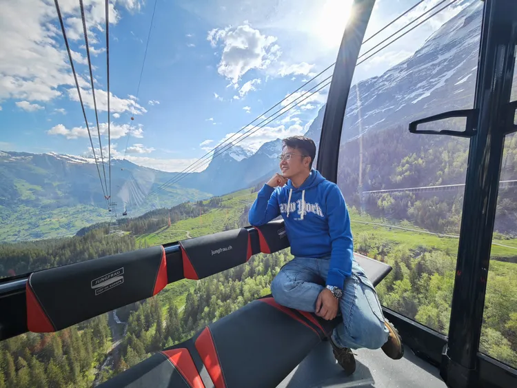 艾格峰快線擁有超大落地觀景窗，視野一流。田欣雲攝影