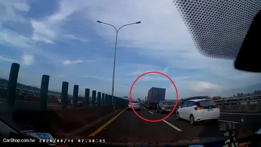 6.3強震｜台中快速道路大貨車成「搖頭娃娃」　女乘客驚喊：離它遠一點