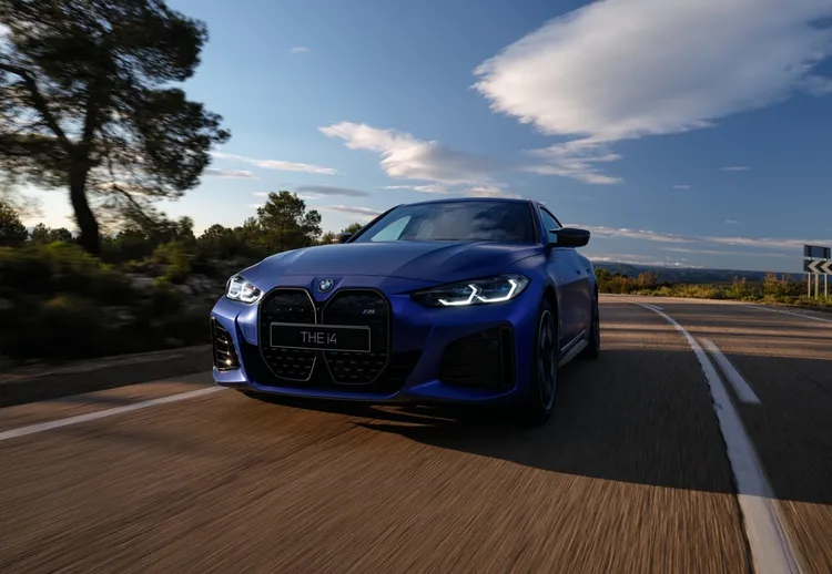 BMW 4系列Gran Coupé / BMW i4正2024年式車型提供分期購車禮遇及3年租賃禮馭優惠方案。原廠照片
