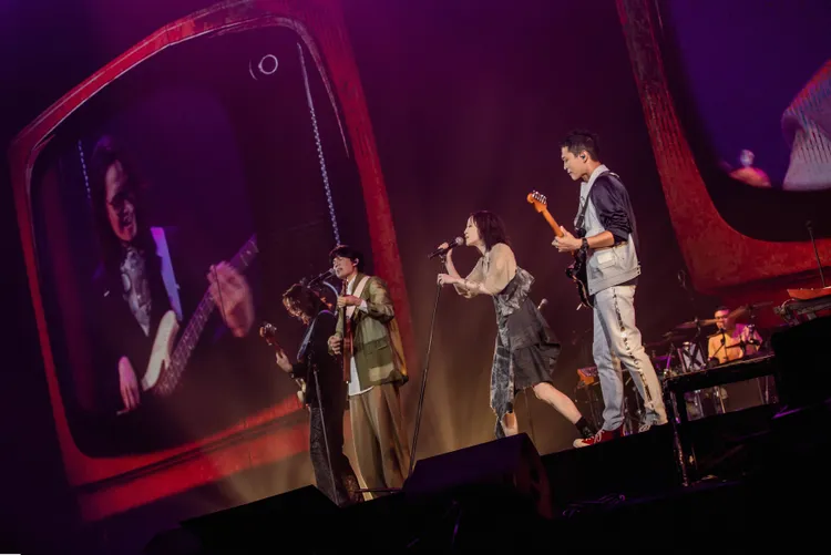 宇宙人與楊乃文一連帶來2首楊乃文經典歌曲嗨翻全場。相信音樂提供