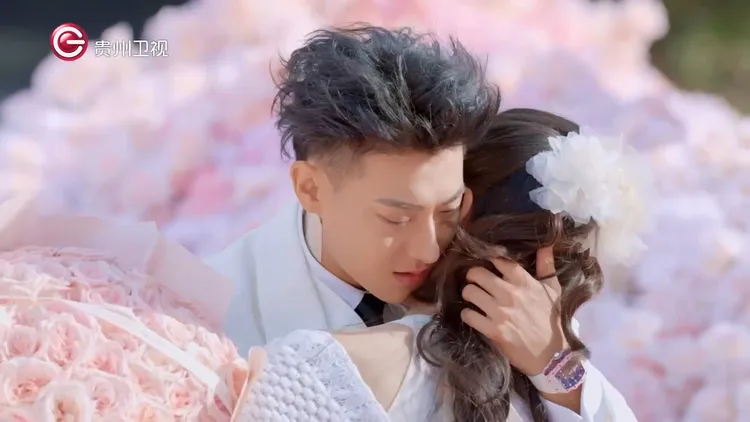 黃子韜求婚成功超感動。翻攝跟我走吧官微