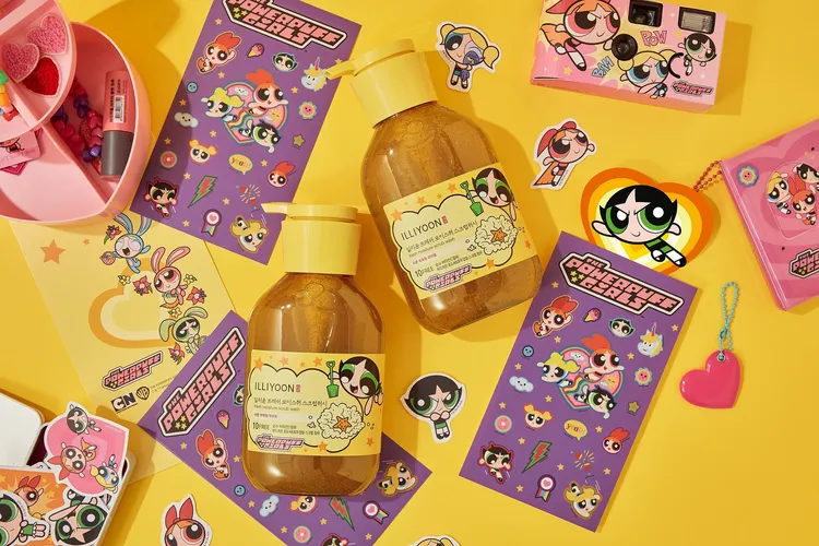 一理潤飛天小女警清爽保濕柚子磨砂沐浴露（2入組），贈手帳貼紙組，400ml*2／899元。品牌提供