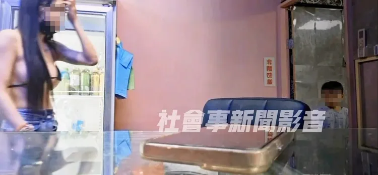 彭姓檳榔西施疑不滿直播時被10歲兒子叫聲打斷，竟暴怒不斷對兒子痛罵「叫三小」，並出手將他打傷。翻攝「社會事新聞影音」