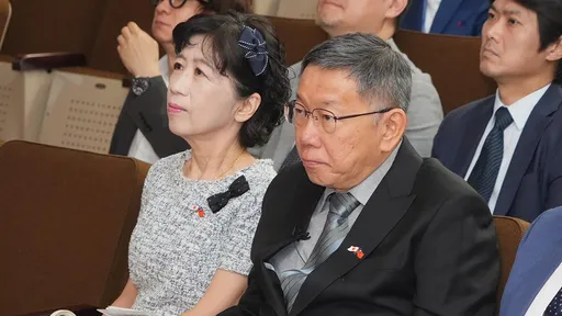 陳佩琪出來了!聯醫開查「人頭公司」疑雲 約談1小時後急離開