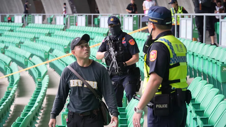 演習模擬觀眾席突然發生騷動。市府提供