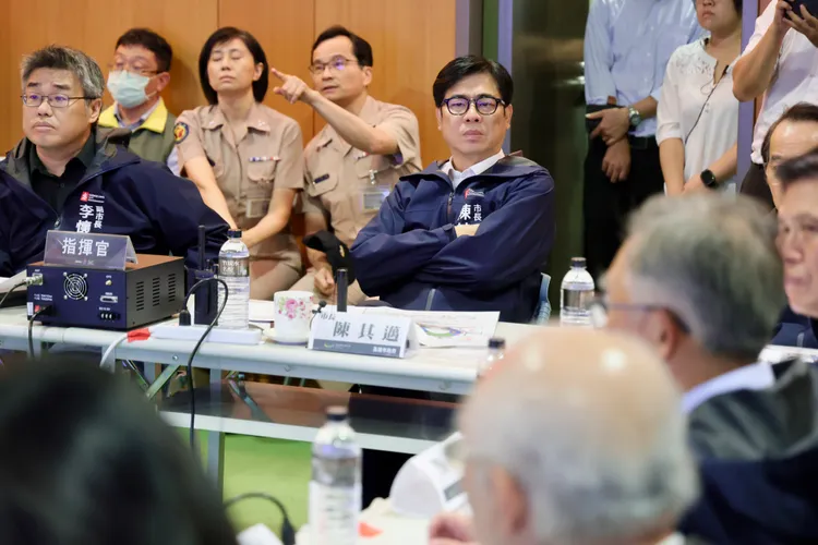 高雄市政府於國家體育場舉行無劇本實兵演習，由陳其邁市長親自擔任評核官。市府提供