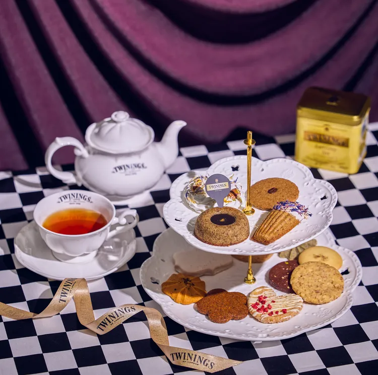 Bloom花神與唐寧茶合作的「熱戀紅鑽」禮盒。業者提供