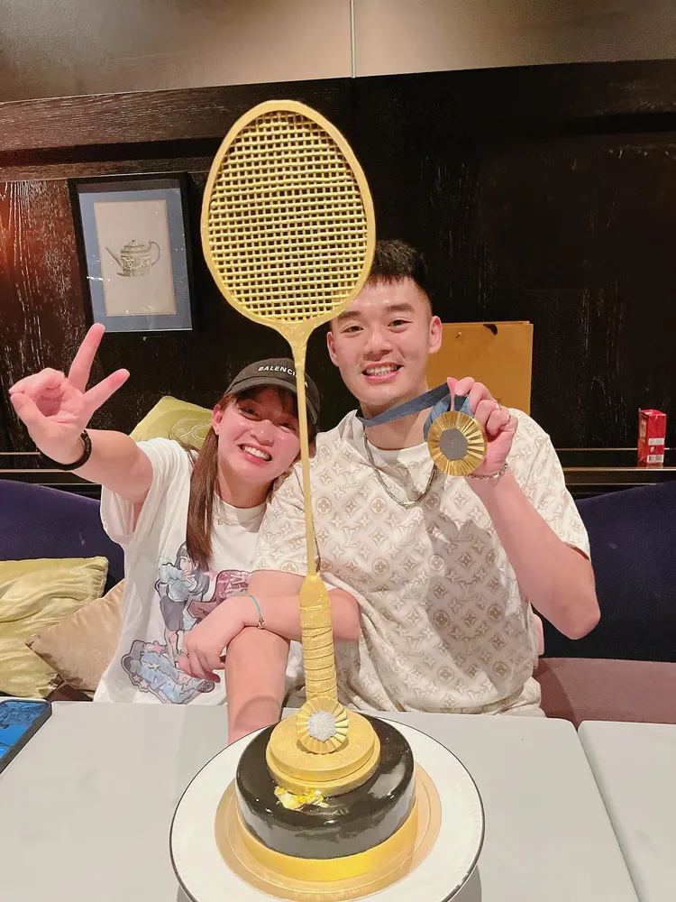 王齊麟和女友陳詩媛親密合影。翻攝六月Threads