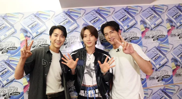 江宏傑（左起）、温昇豪上週在SJ演唱會後台，與利特相見歡。翻攝客家電視台IG