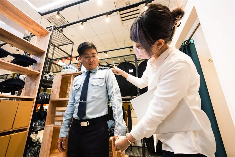 生活工場遭爆料指出，空軍服裝供售站供應不足造成配發困難等情形。空軍官網