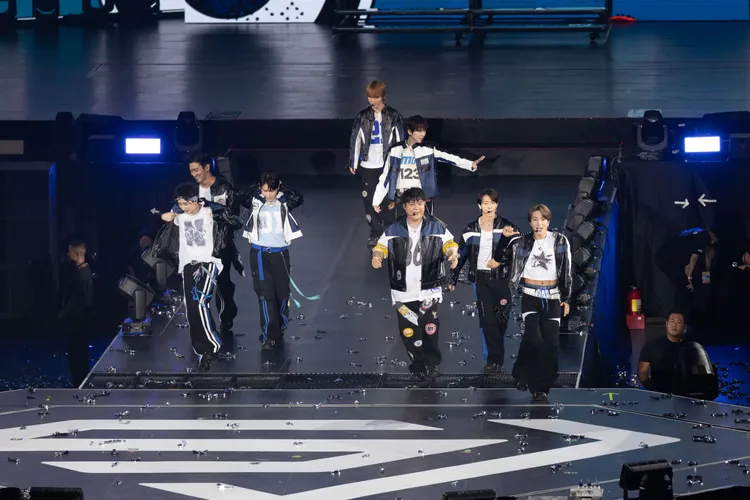 SJ除了經典夯曲，還打散子團重組表演。讀者提供