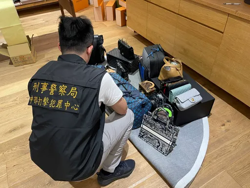 家中藏19咖CHANEL、LV包!再扣2名車與不動產 警溯源破洗錢水房