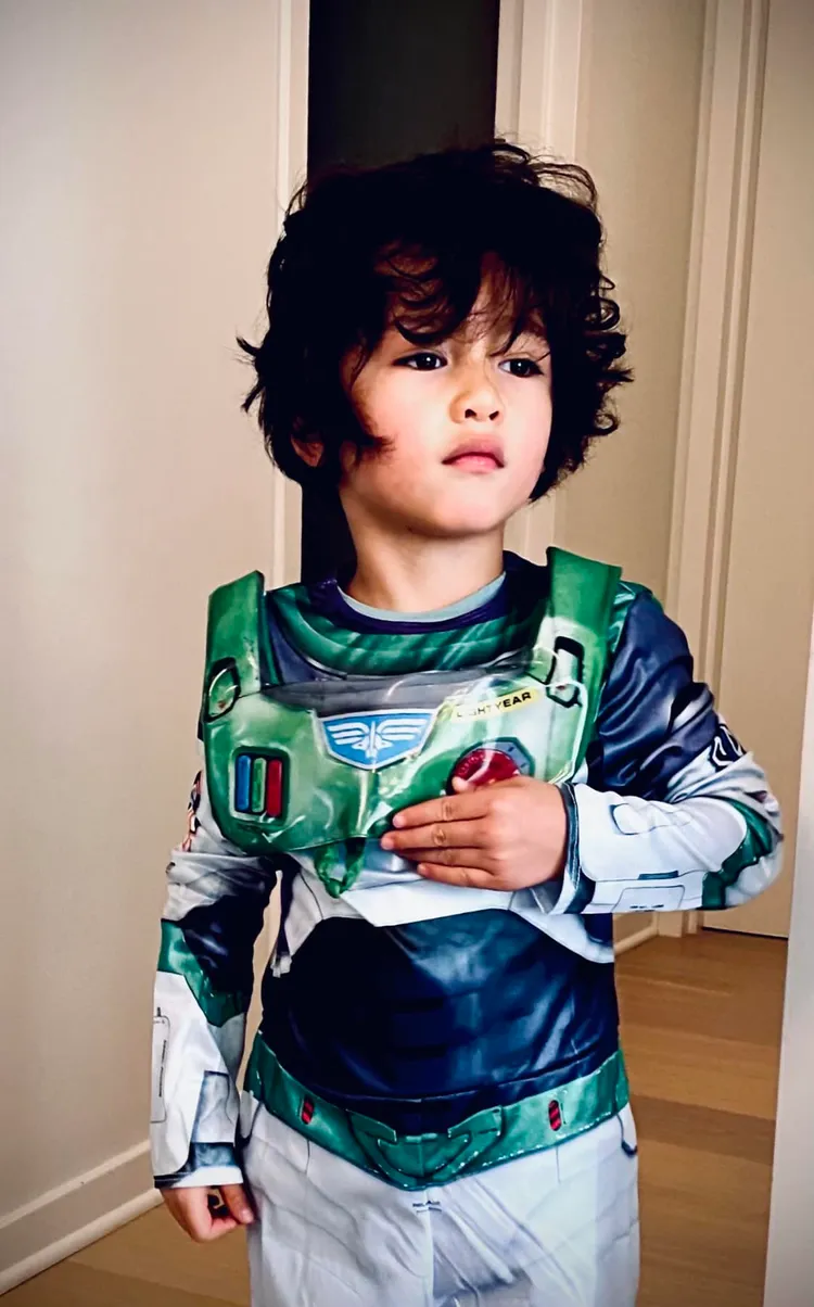 胡婷婷混血兒子長相帥氣。翻攝胡志強臉書