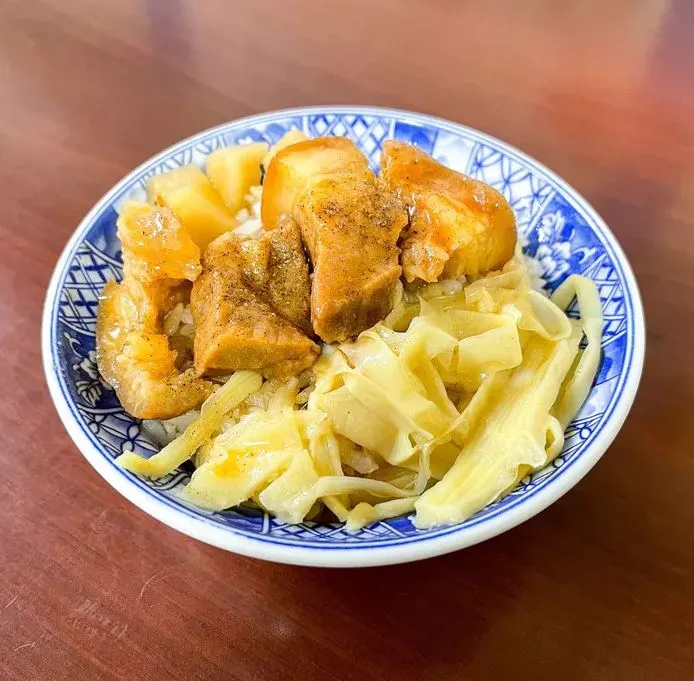 「良佳豬腳」的豬腳飯一直深受在地老饕歡迎。取自米其林官網