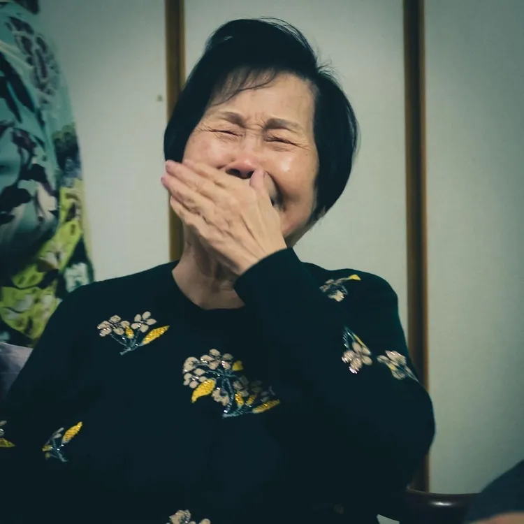 李晶晶分享阿嬤生前笑開懷的照片。翻攝李晶晶IG