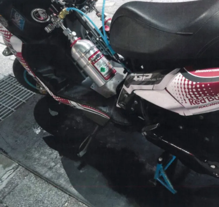 林姓騎士加裝NOS氮氣增壓系統。桃園警分局提供