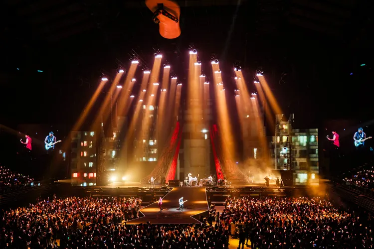 五月天犀利趴開唱。相信音樂提供