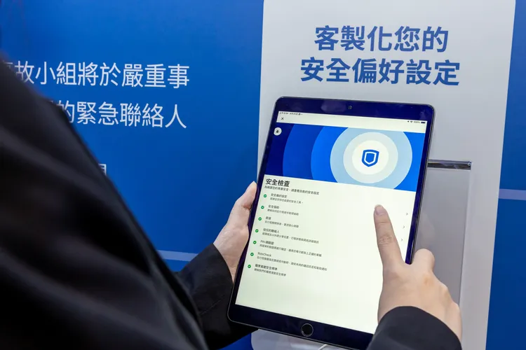 新功能「安全偏好設定」可設定每次行程開啟、深夜、週末或酒吧附近行程使用。Uber提供