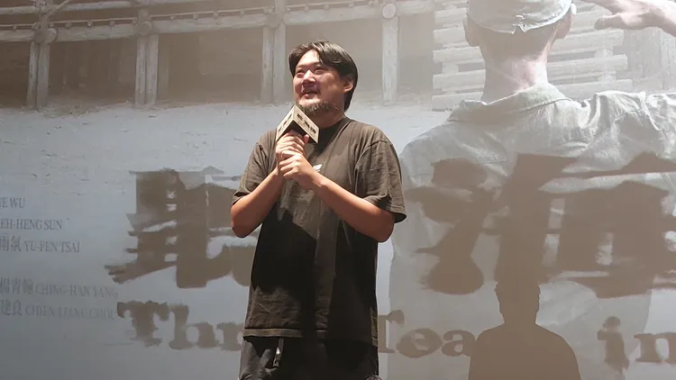 導演孫介珩導演9年前透過高雄「文創人才回流計畫」，回高雄成立「看不見工作室」。凃建豐攝