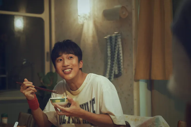 婁峻碩在片中狂吃。百薇國際娛樂提供