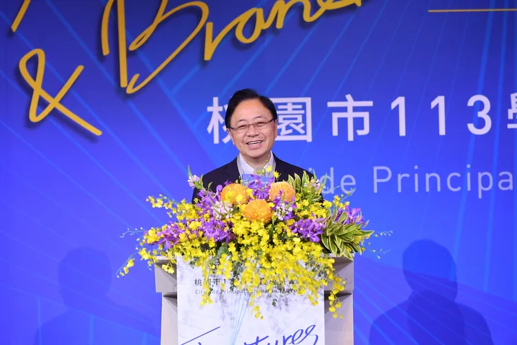 張善政期勉為桃園培育傑出人才。教育局提供