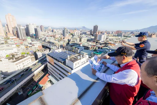 忠孝橋「撞破洞」後首日交通小塞1.5K　侯友宜認「穩定順暢」盼用路人配合改道