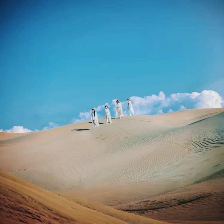 為了追求最美的地景畫面呈現，4人不僅得早起拍攝日出戲，下午時還得追日落拍攝唯美夕陽畫面。相映音樂提供