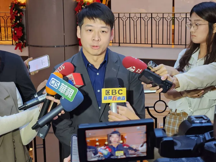 民眾黨副秘書長許甫出面澄清，檢調搜索木可公司，不包括民眾黨部和柯文哲辦公室。資料照片