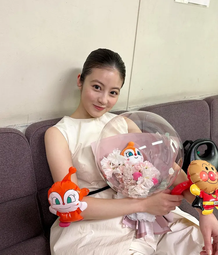 今田美櫻主演的晨間劇故事原型為《麵包超人》漫畫家與其妻子。翻攝imada_mio IG