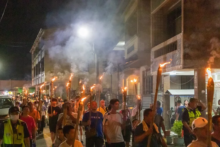 「火燈夜巡」傳統可追溯到清代，傳承迄今已經有百年以上歷史。嘉義縣政府提供