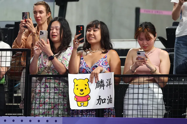 台灣球迷熱情替「麟洋配」加油。中央社