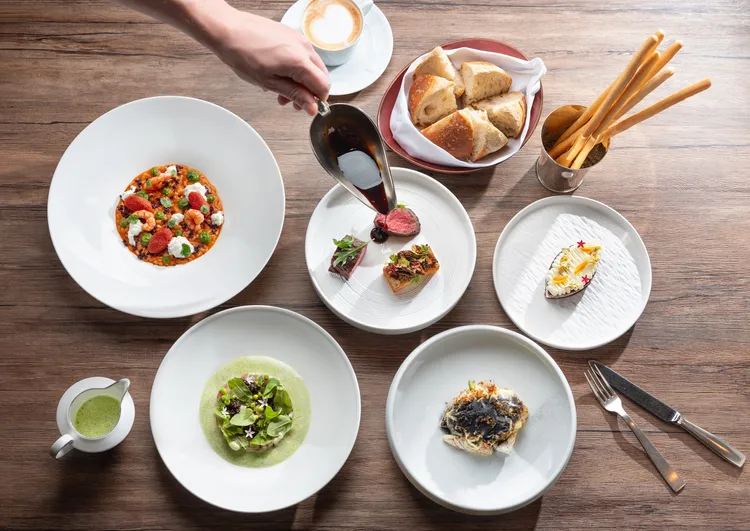 「Bencotto」義大利餐廳主廚艾曼紐．貝爾加莫(Emanuele Bergamo)盛邀父親與家人一同感受義大利的節慶氛圍，以漫步地中海的海洋香氣為靈感，推出一系列繽紛佳餚。業者提供