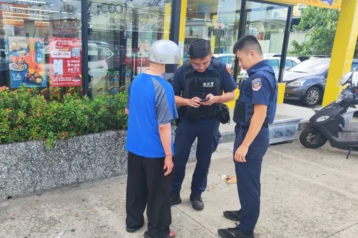 老翁熱昏頭忘了回家的路 大園警耐心溝通助尋親