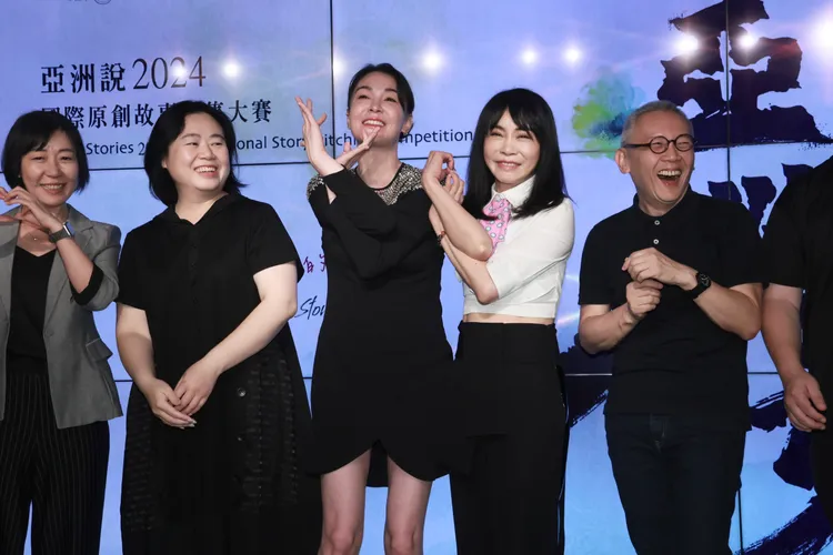 柴智屏（右二）今出席亞洲說活動。彭欣偉攝