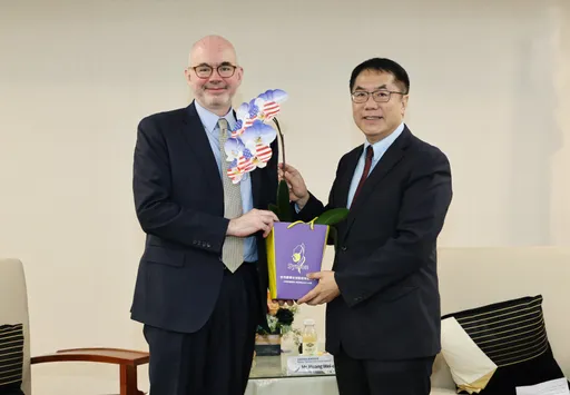 「亞洲通」AIT處長谷立言出訪首站挑南市　黃偉哲：有緣的老朋友