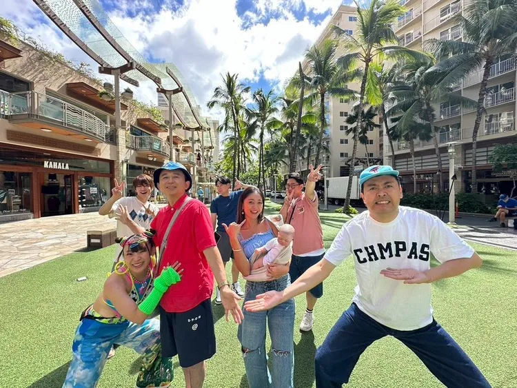 福娃醬（前排左起）和有吉弘行相熟，參與錄製今年《有吉的暑假》。翻攝ariyoshi_yasumi X