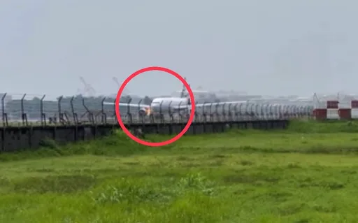 國泰班機起飛時引擎傳巨響！　發動機反推板大開、冒火花　275名乘客行程延誤