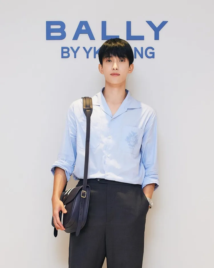 李碩珉的整體造型相當優雅帥氣。品牌提供