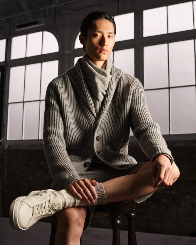 採用的面料兼顧透氣、溫度控制及自然拉伸等特質。品牌提供